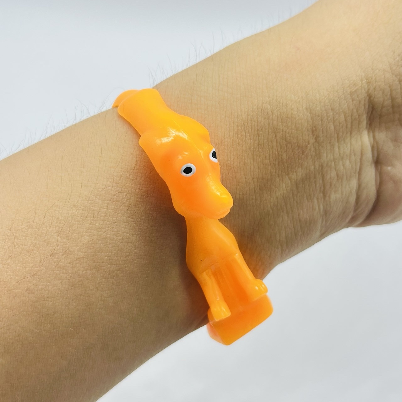Brazalete Animalito en cápsula de 2 pulgadas, bolsa con 200 pz.